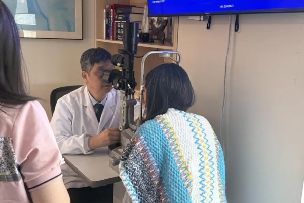 拖延六年致眼底病变加重 南昌爱尔专家：高度近视需警惕“无声”致盲风险